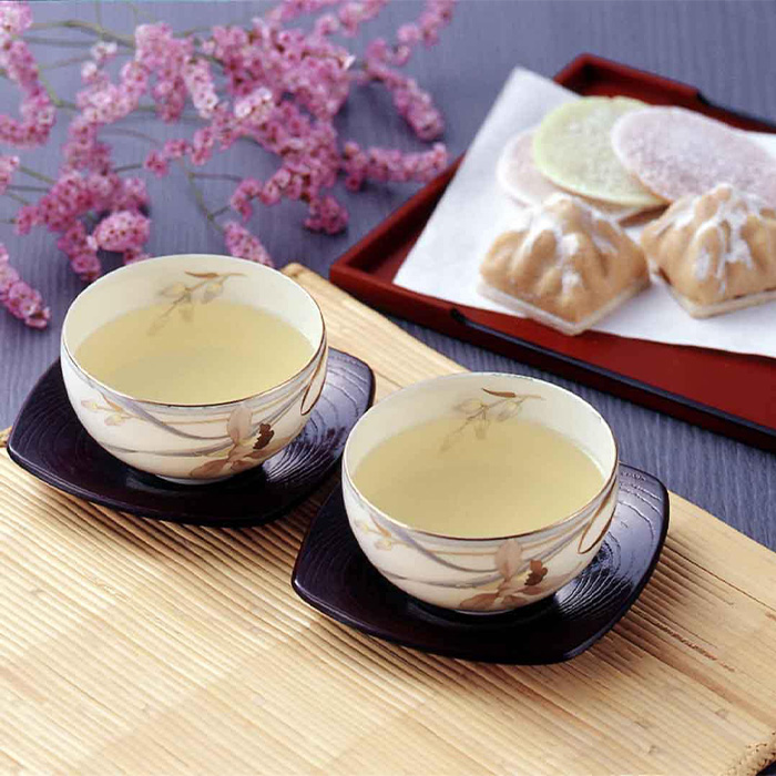こんぶ茶 箱売り 20袋入り（各3g×8本） かね七【富山市 送料別】【NS】